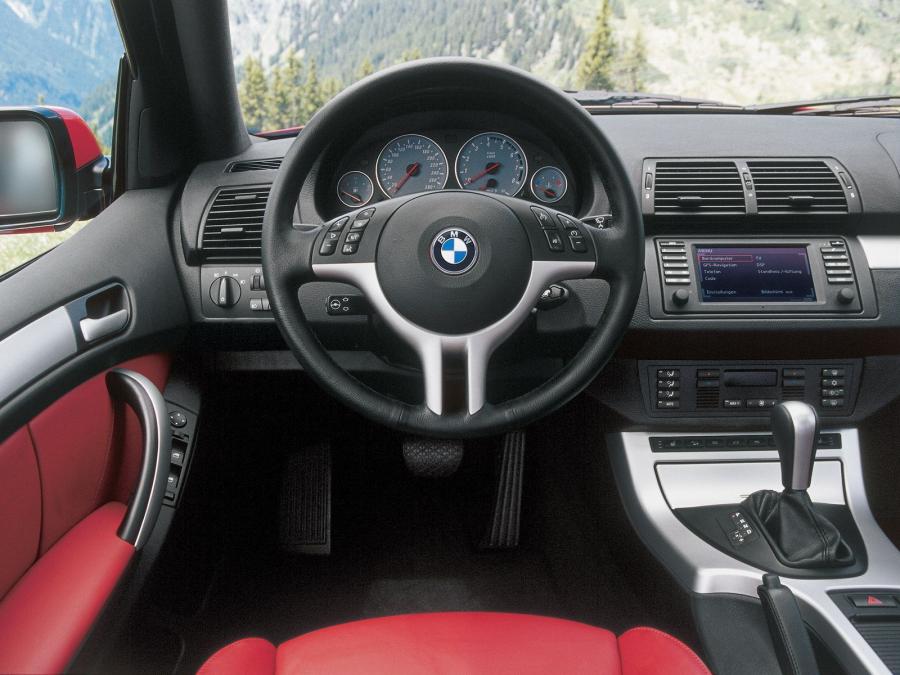  BMW X5 4.6is 2002 года  (фото 8 из 16)